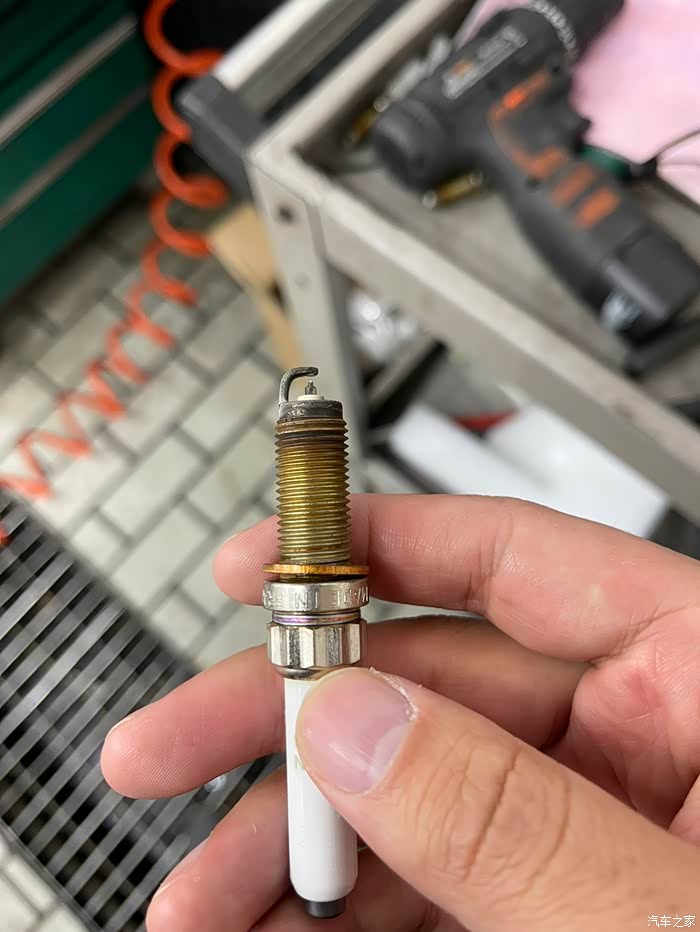 19款宝马x1五万公里大保5万换的火花塞
