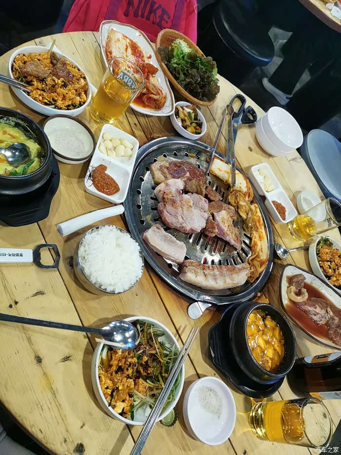 (韩国的第一顿晚餐,烤肉.