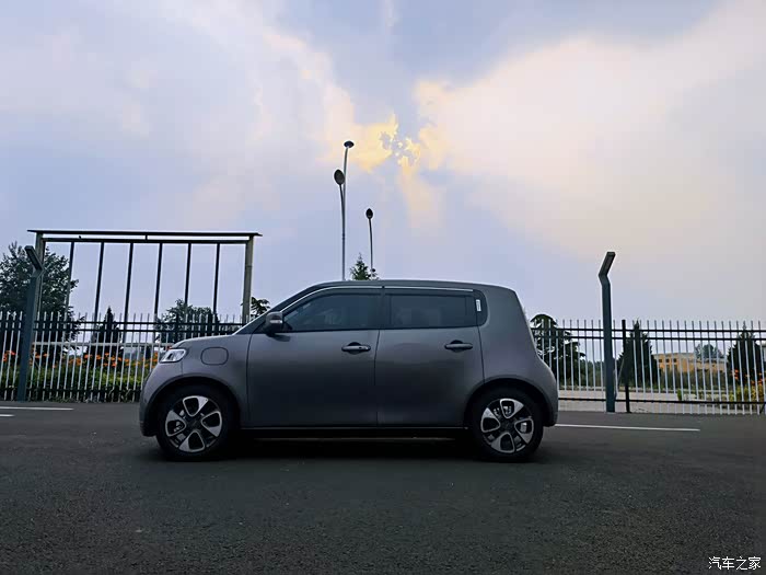 晚上出来看个电影黑白魔女库伊拉