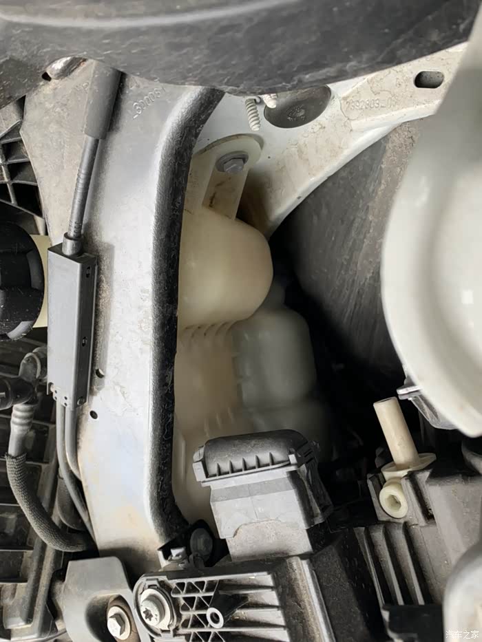 【图】防冻液少了,大家的有这情况吗?_宝马x1论坛_汽车之家论坛