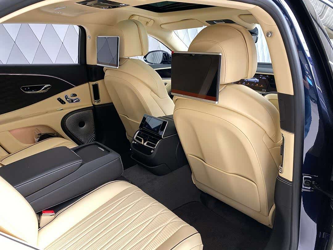 宾利飞驰这内饰空间无敌了