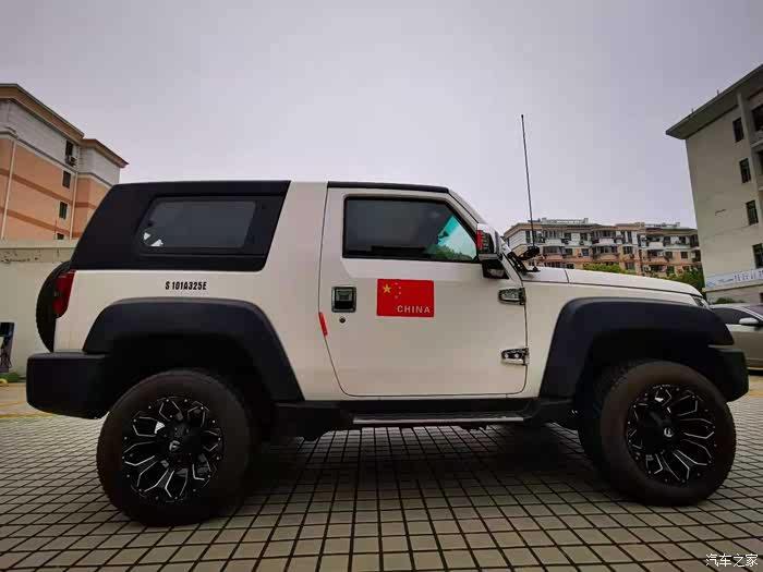 刚收的两门版16年bj40白色确实漂亮