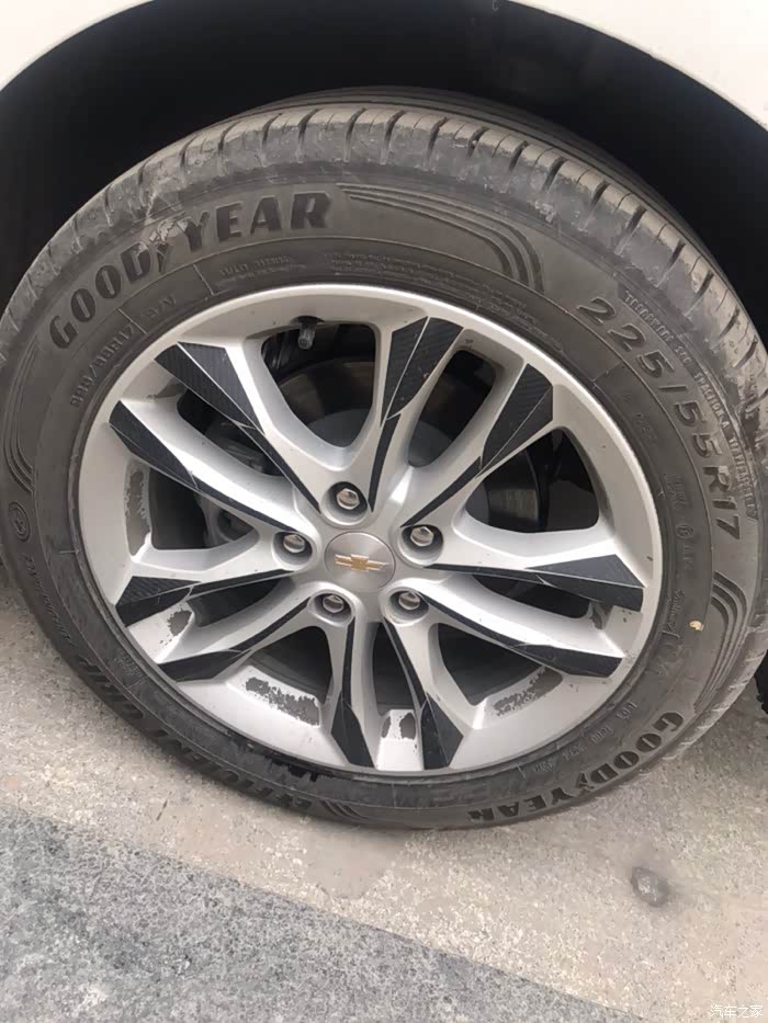 2017锐驰是什么轮胎啊爆了要买一个