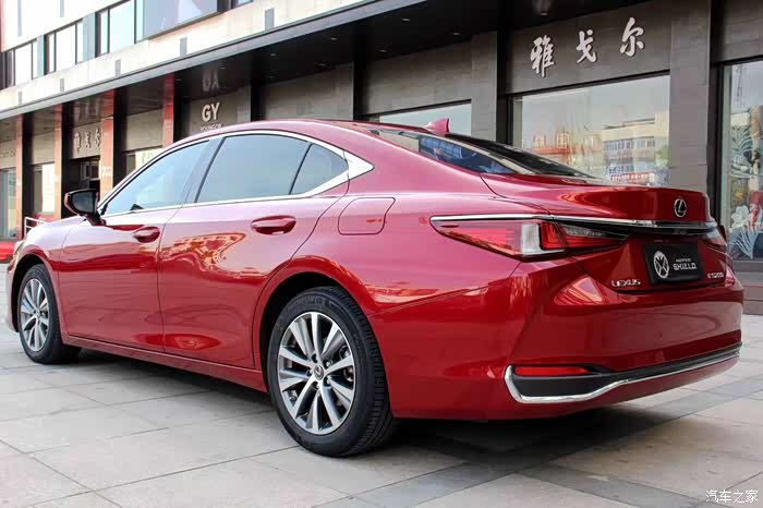 chu个自家用车最美酒红云母色雷克萨斯es并分享于雷粉求翻