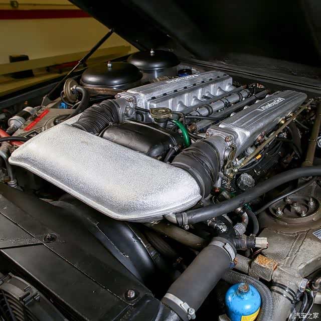 豪华级的民用悍马,来自兰博基尼的发动机