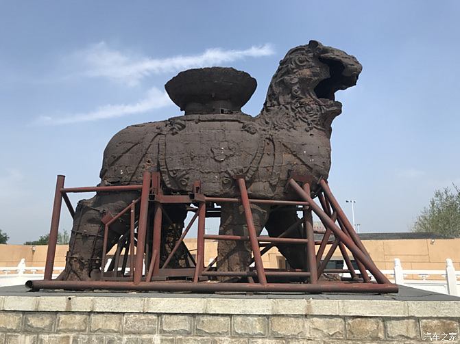 开车自驾来到沧州,打卡值得一看的铁狮子