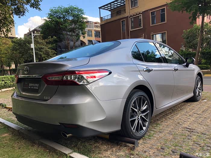 2.5g钛灰银深圳提车作业