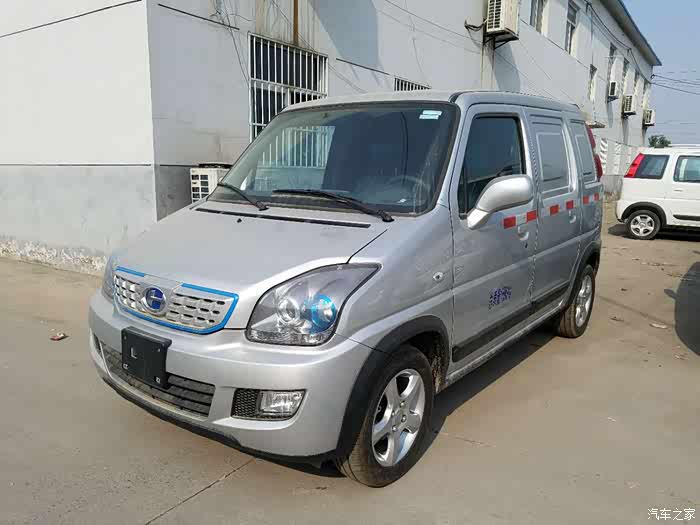 西安北斗星x5e纯电动汽车交车现场