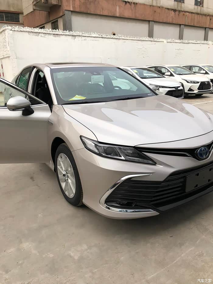 90后司机分享凯美瑞双擎领先版提车记