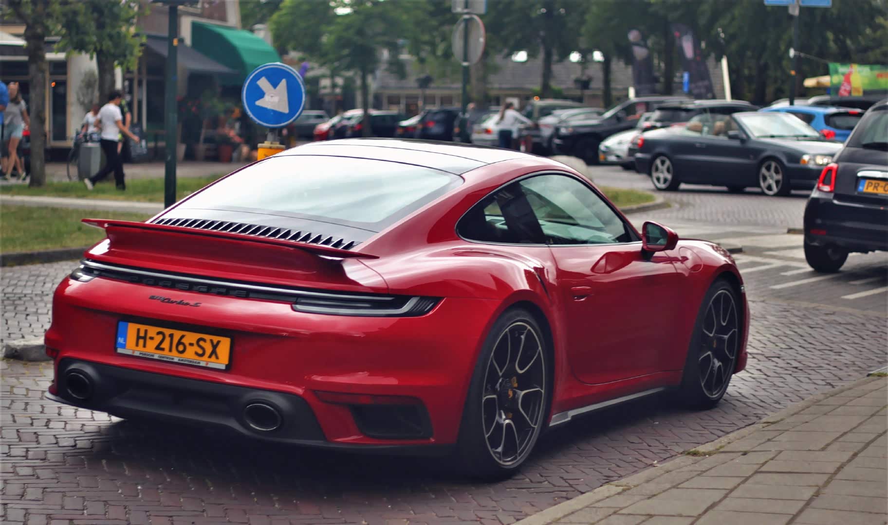 红色的保时捷911最迷人的颜色.