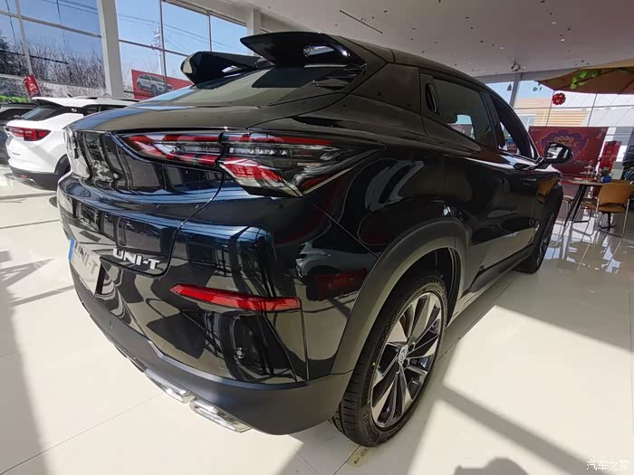 unit魅力黑的颜值担当!迷醉了车主的芳心