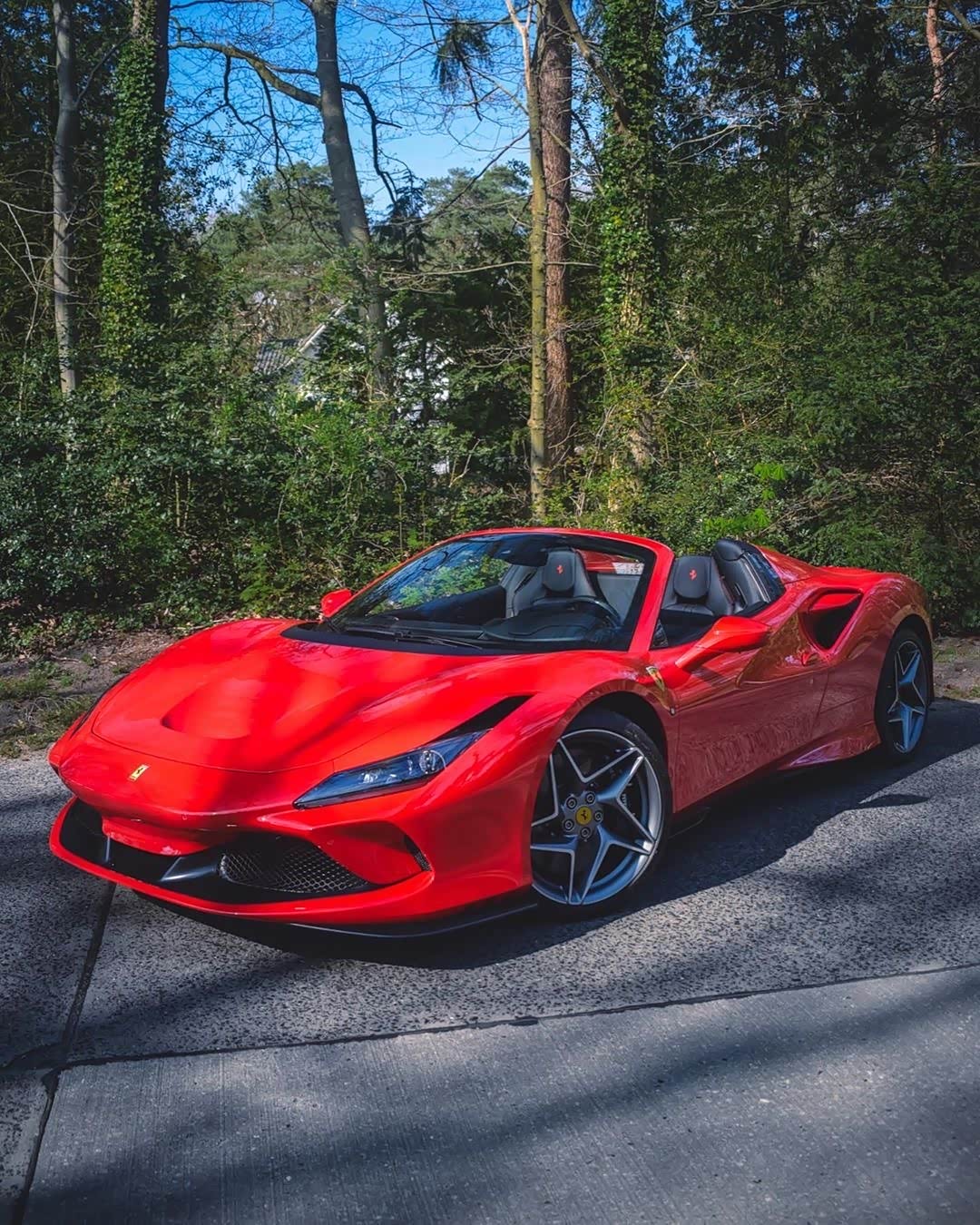 法拉利f8 spider跃马中置v8敞篷超跑