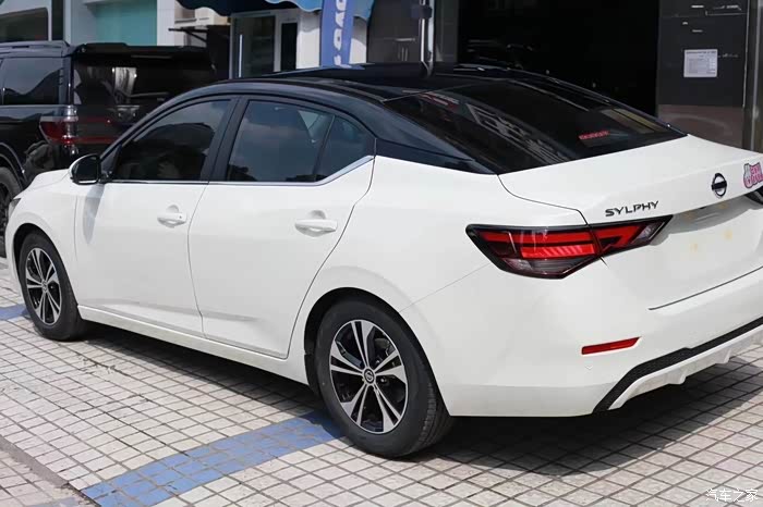 21款14代轩逸改悬浮车顶