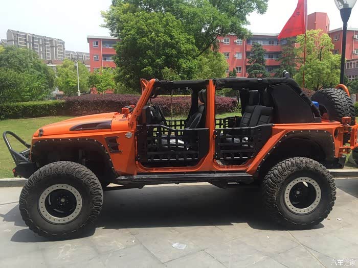 请问下牧马人可以拆车顶敞篷吗