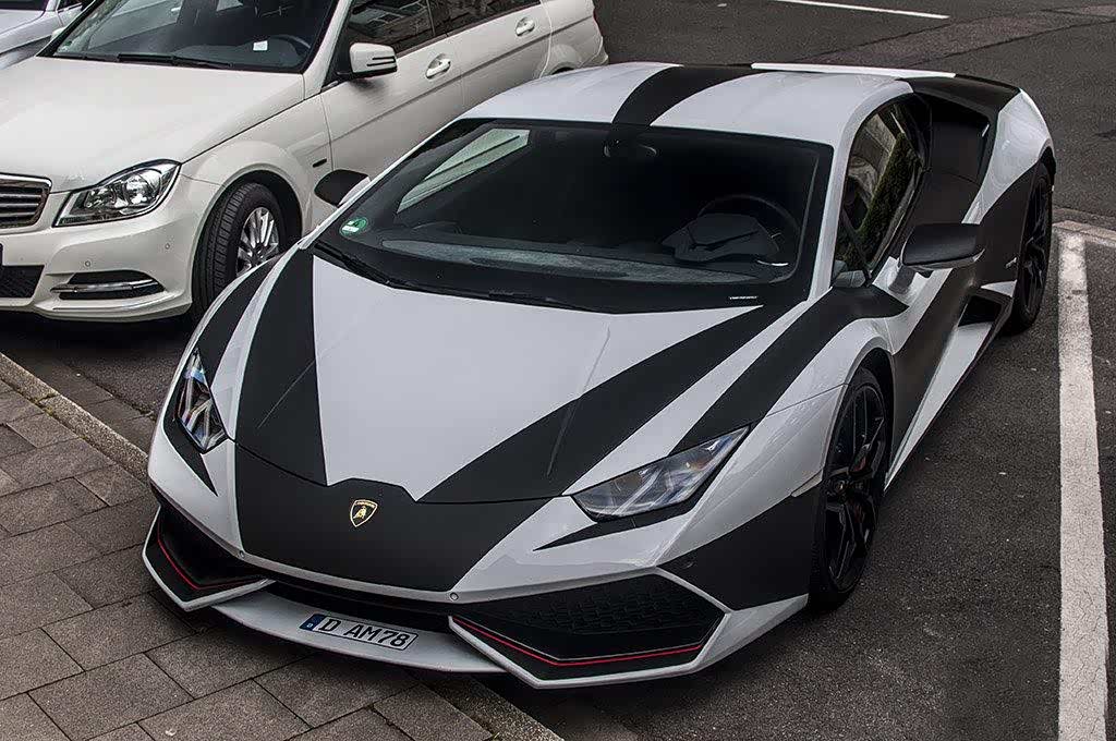 黑白配色看着就是霸气十足