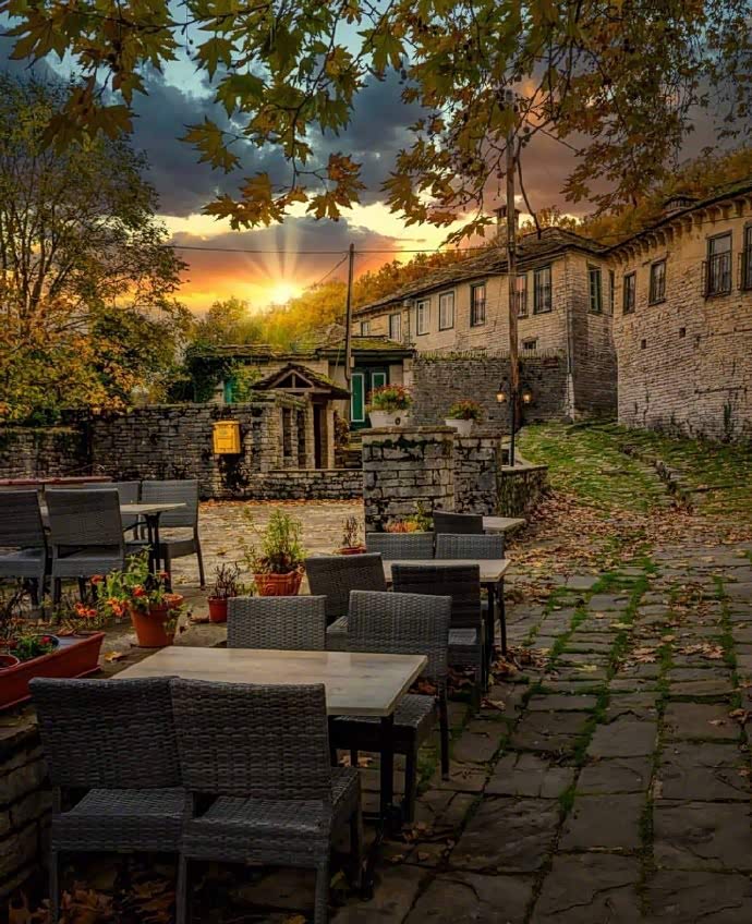 还有安静祥和的小镇,风景优美