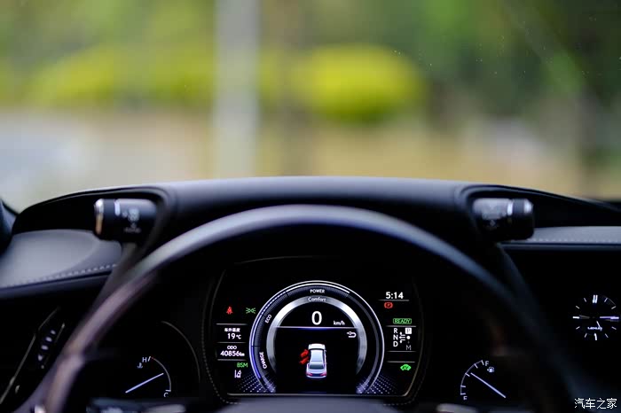 出18年8月上牌雷克萨斯ls500h行政版