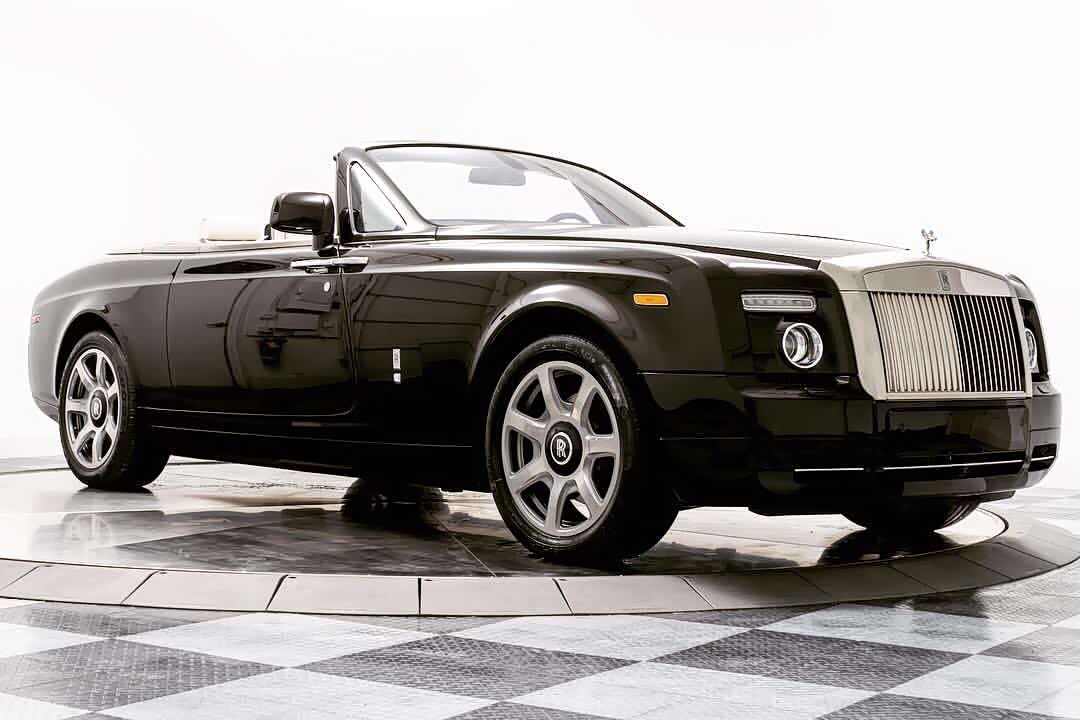劳斯莱斯幻影敞篷这气势够强大
