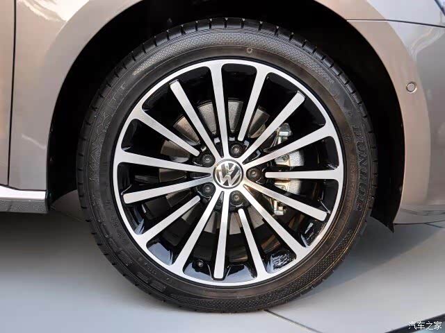 收购一套帕萨特18寸刀锋轮毂