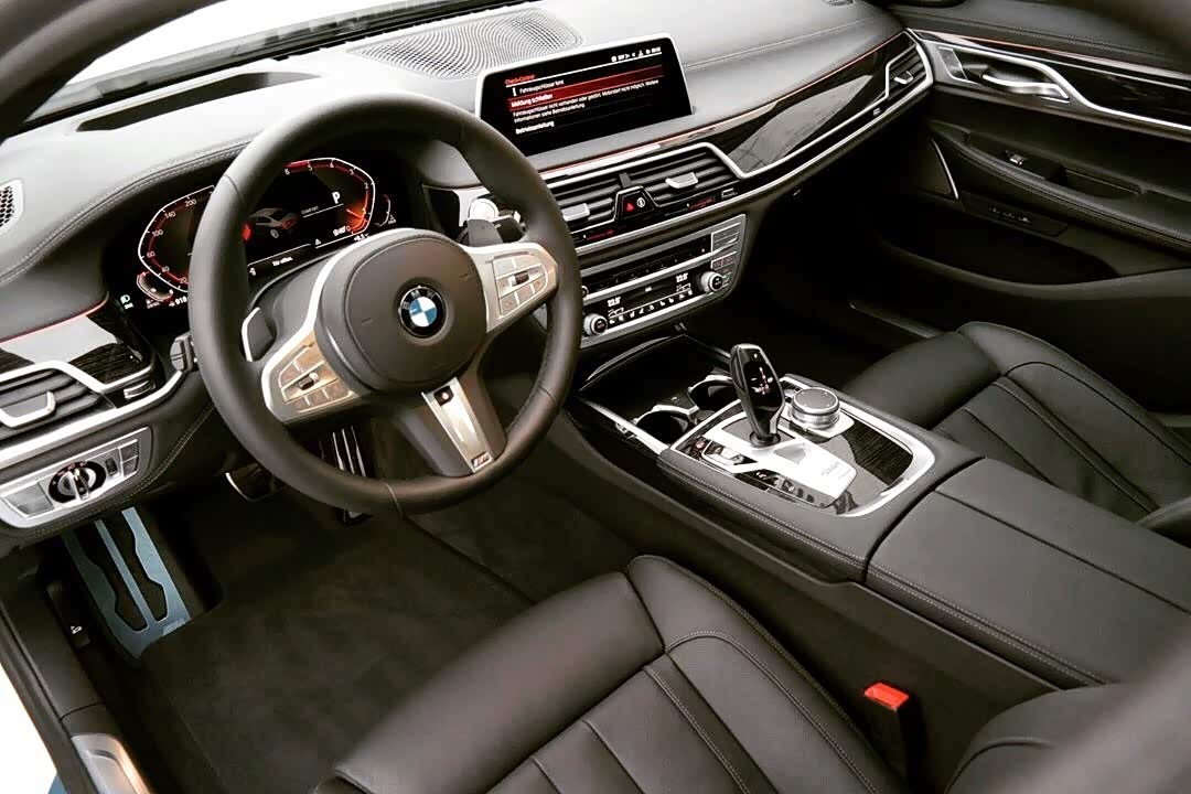 宝马七系的超大前脸就是他夸张的特色_宝马7系论坛_手机汽车之家