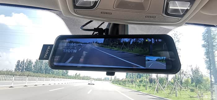 2020款吉利远景x3安装前后全屏流媒体行车记录仪完美隐藏走线