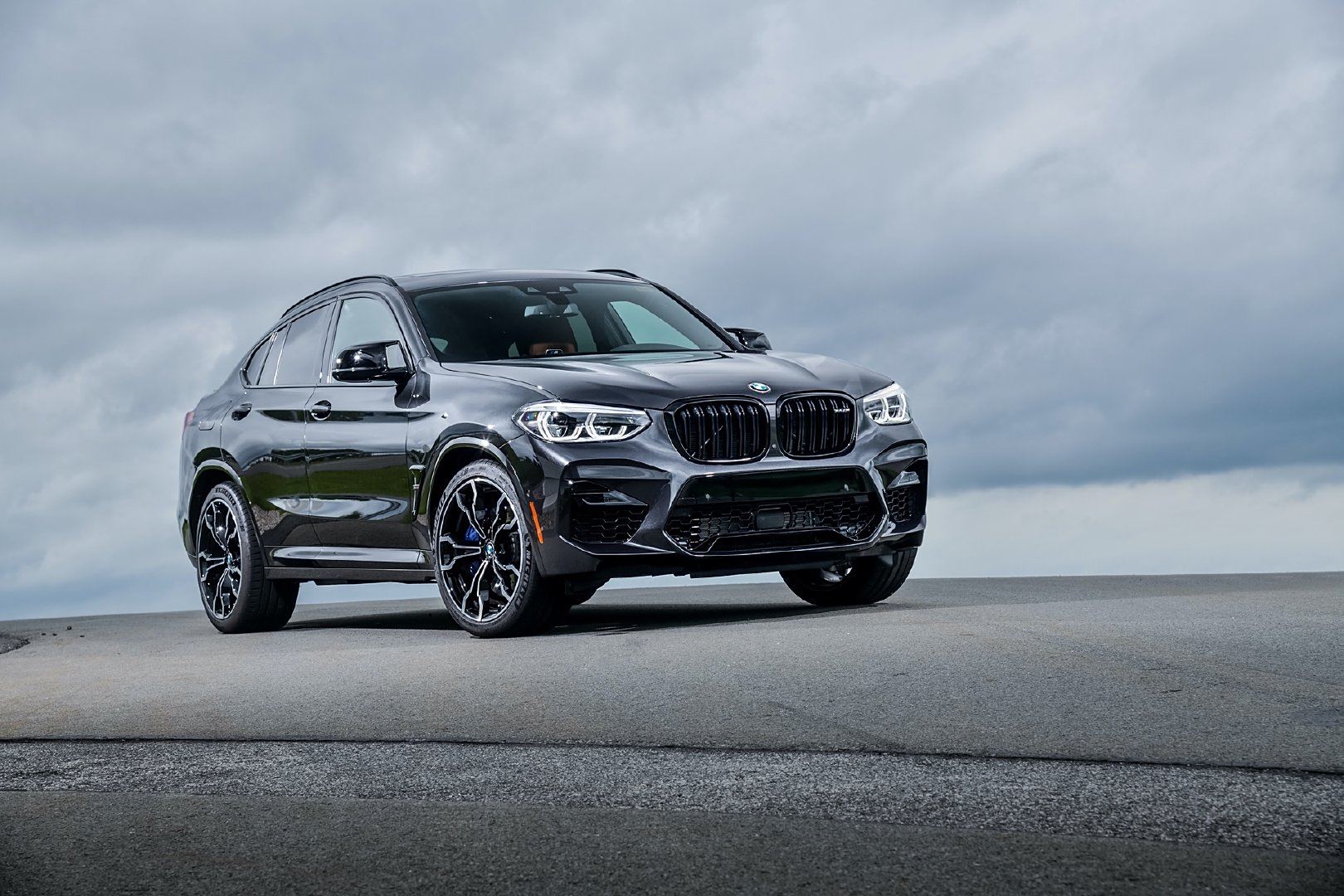 图 黑武士版的2020 bmw x4 m