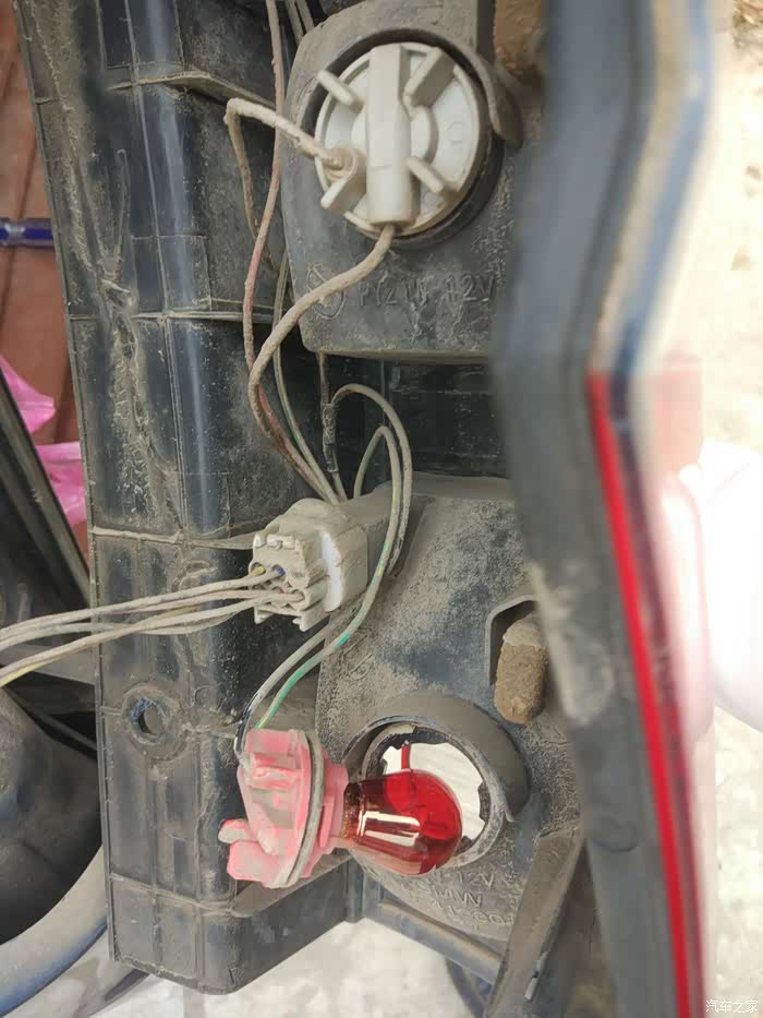 五菱宏光左边倒车灯