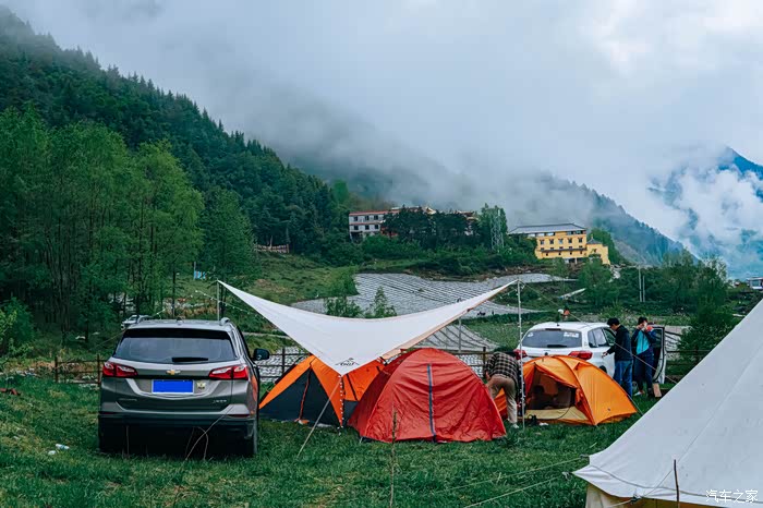 多彩六月与探界者一起去孟屯河谷露营冒险吧