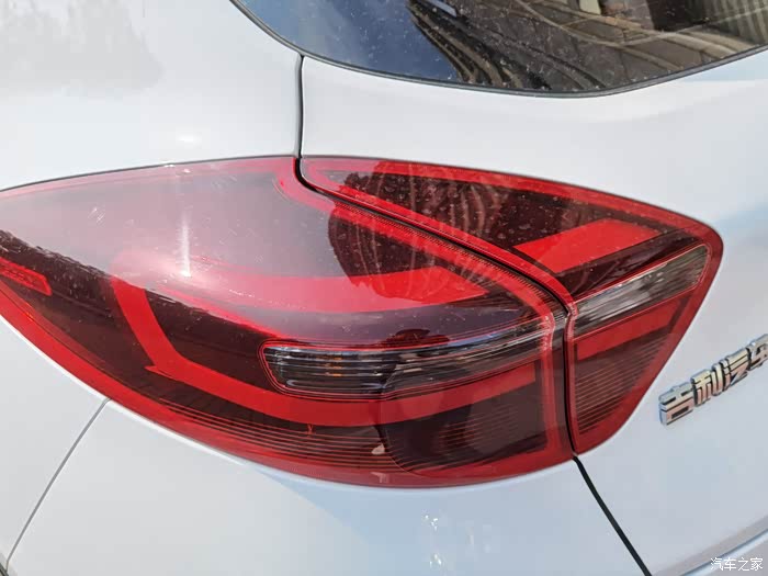 分体式的led尾灯