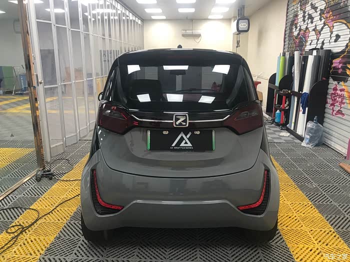 深漂的第三个年头政策下的众泰e200改色部件小改分享作业