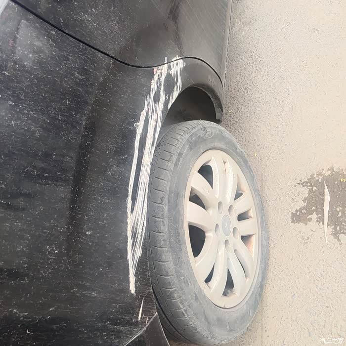 汽车露底漆了,维修大概花多钱,各位大神解答下.