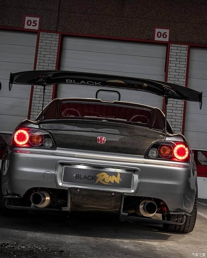 本田s2000炫酷时尚,太帅了.