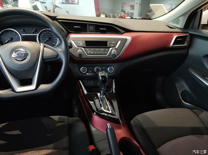 【汽车之家16岁生日快乐】精品蓝鸟日产看车内饰