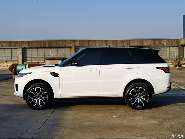 路虎揽胜运动版30t耀黑版