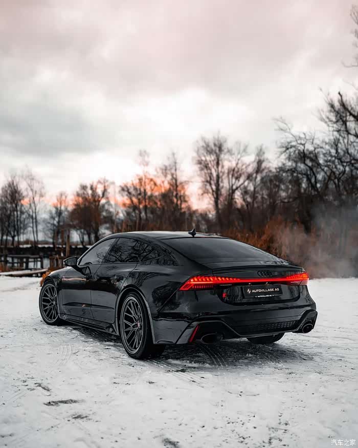 黑武士的奥迪rs7战斗力十足