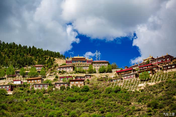 很壮观的金俄寺.