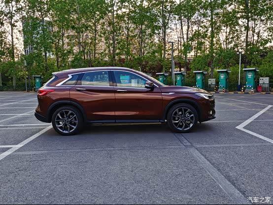 qx50四驱旗舰星岩棕