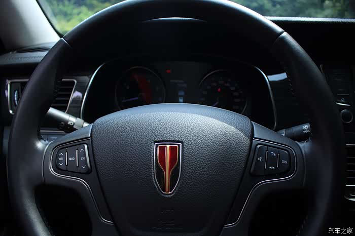 多功能方向盘确实使用效果不错,实用性也还是比较高,方向精准,基本没