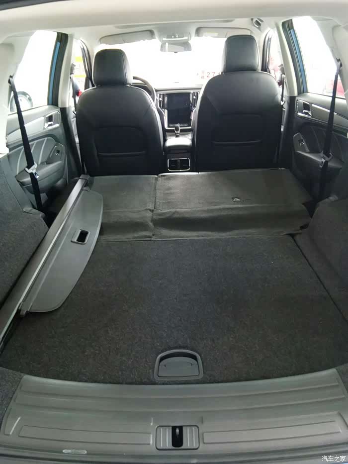 回复: 66 荣威rx5/rx5新能源论坛 看荣威rx5如何完爆吉利博越 rx5后排