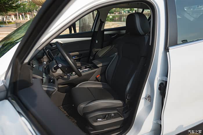 第一次写汽车小作文——观致7内饰