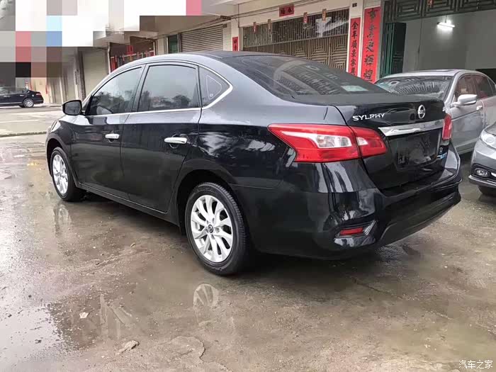 黑色的经典轩逸看着很不错呀