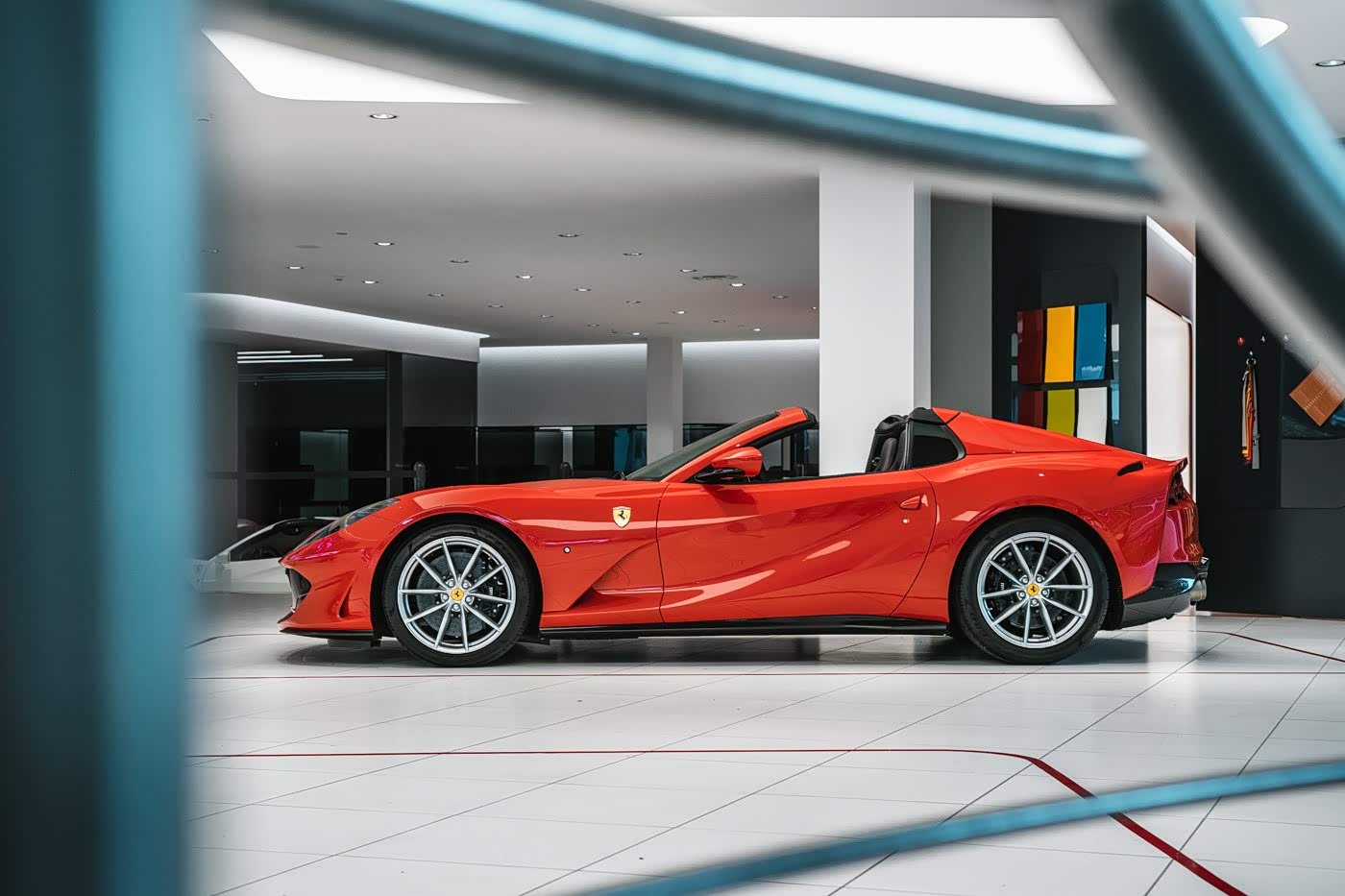 法拉利812.最帅气的敞篷跑车.