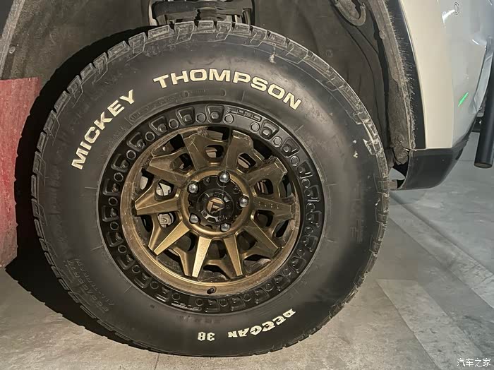 出米奇汤普森26565r17d38轮胎