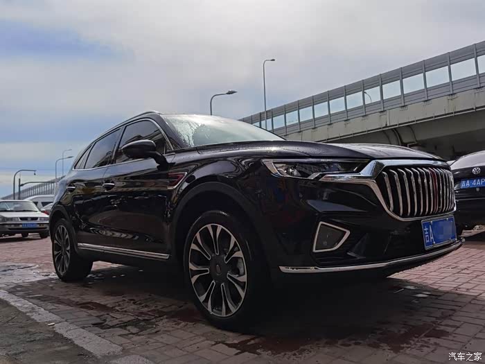 汽车之家16岁生日快乐红旗hs5实车