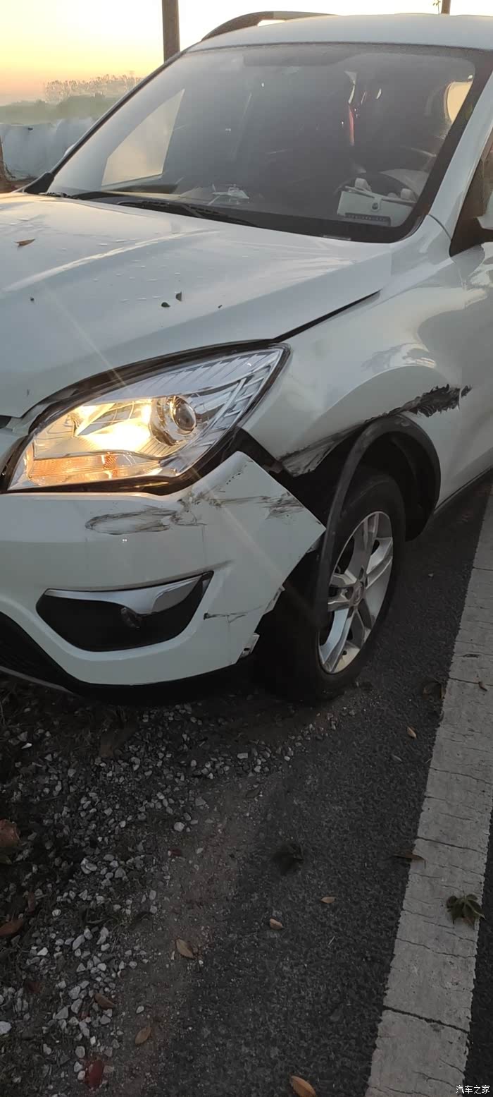 【图】出了一起单方事故_长安cs35论坛_汽车之家论坛