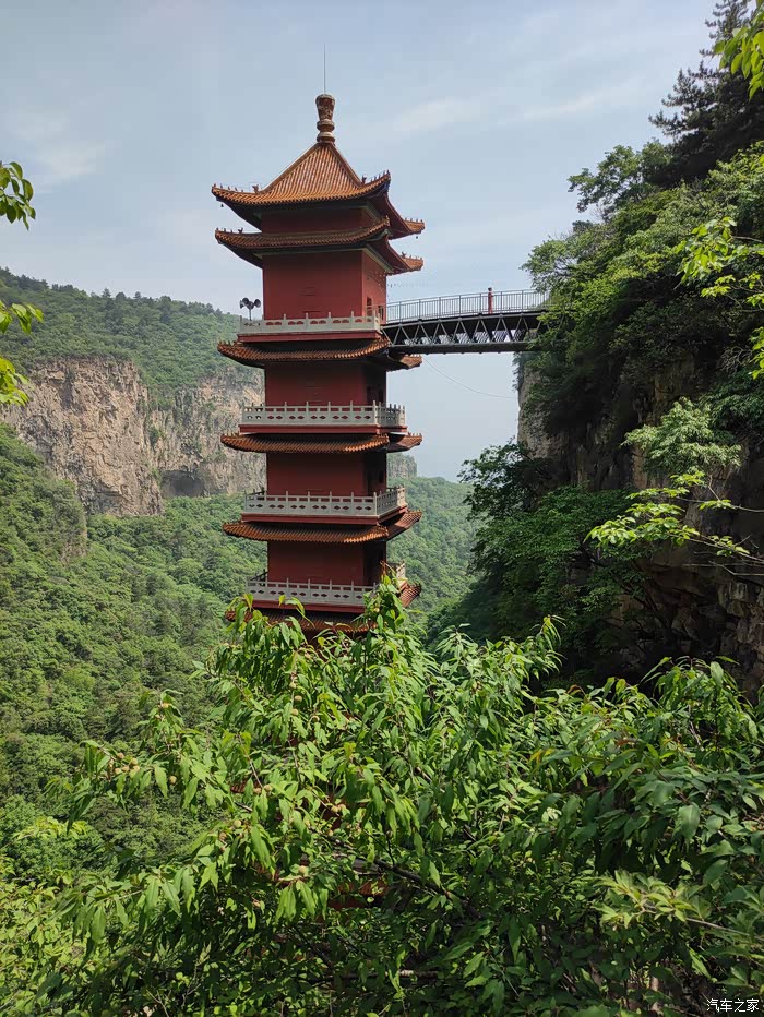 多彩六月平山县银河洞景区五彩缤纷