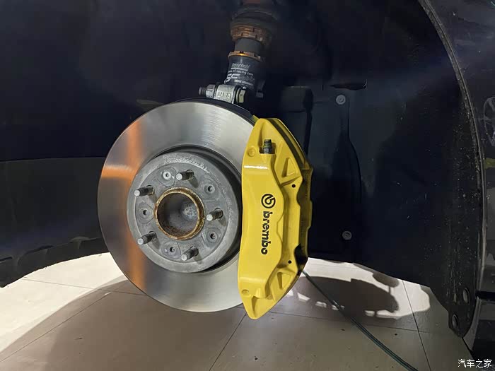 科迈罗brembo刹车片