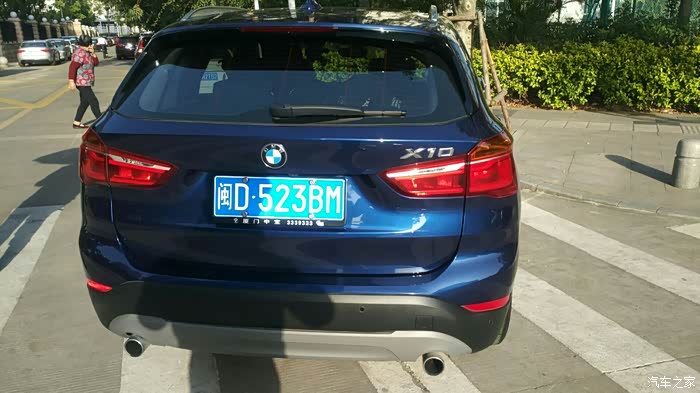 路上偶遇宝马x10