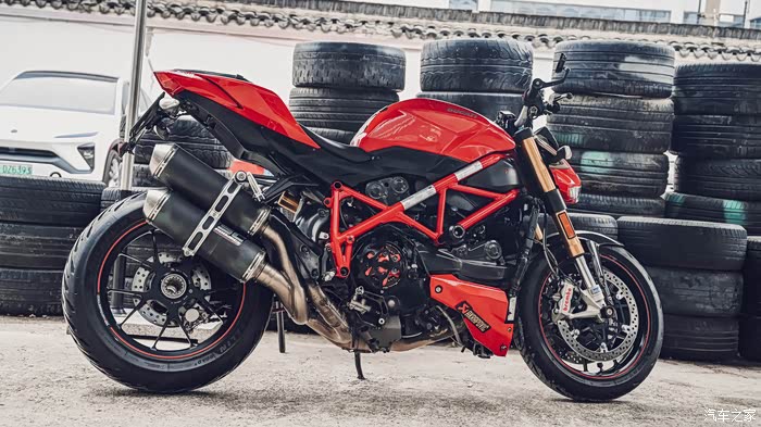 历久弥新杜卡迪街霸streetfighters拍摄赏析