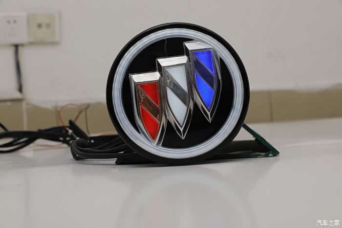 三色别克立体车标